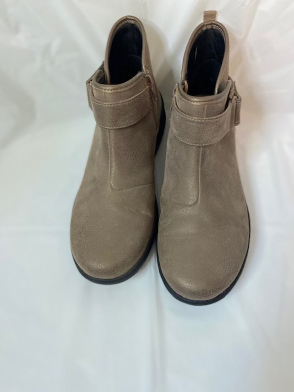 Clarks Cloudsteppers Brown Taupe Ankle Comfort Boots/Booties Women's Size 8M